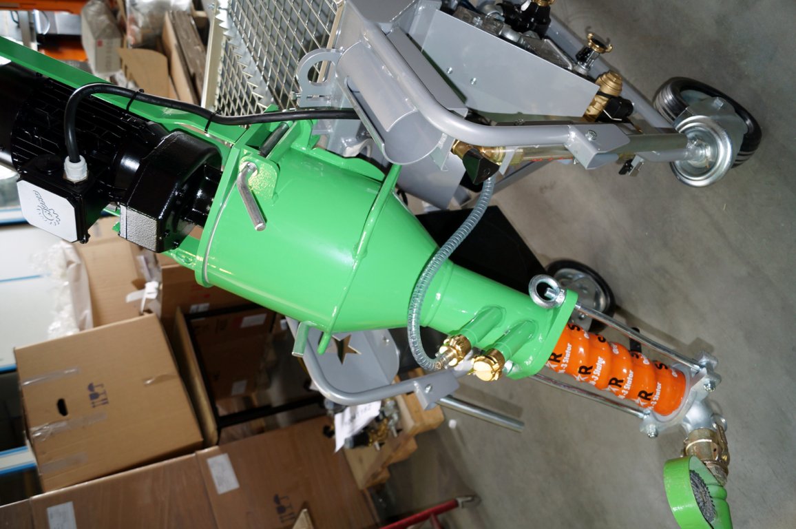 Maxi Power: Mischwerk kann schräg gestellt werden. Maxi Power: Mischwerk kann schräg gestellt werden.